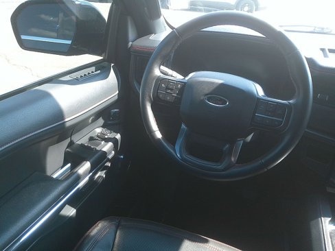 Used 2022 Ford Expedition Limited image 8