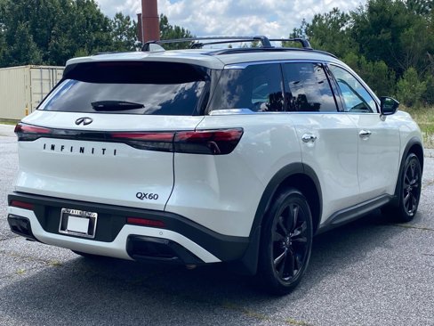 Certified 2025 INFINITI QX60 Luxe w/ Black Edition image 4