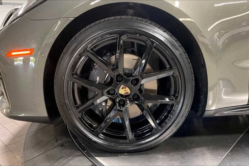 New 2025 Porsche Panamera 4 image 11