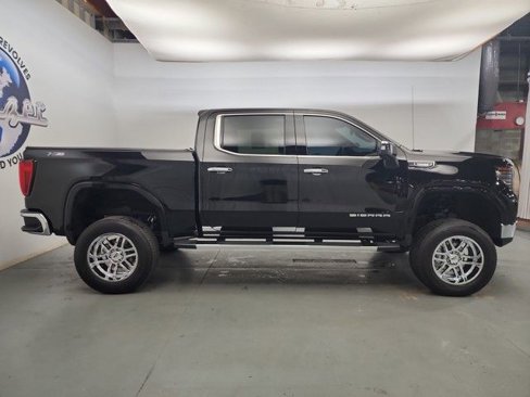 Used 2023 GMC Sierra 1500 SLT w/ SLT Premium Package image 11