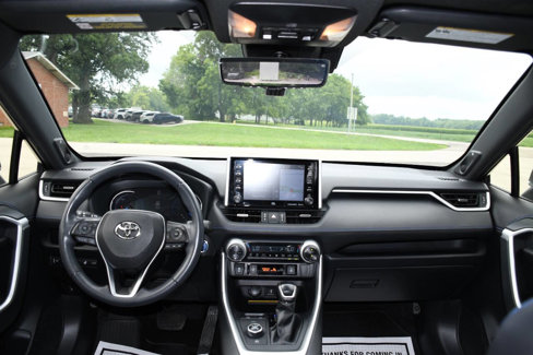 Used 2020 Toyota RAV4 XSE image 28