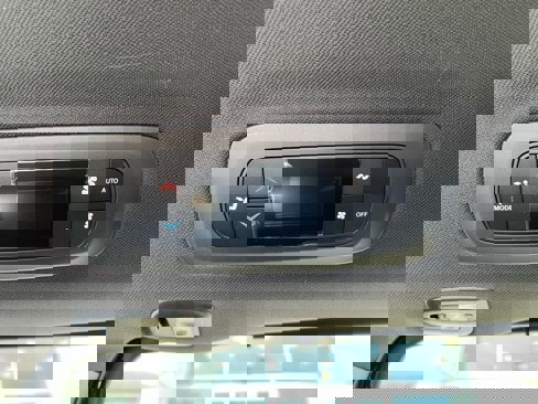 New 2025 Chrysler Pacifica Limited image 25