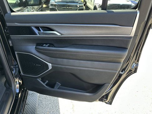 New 2025 Jeep Wagoneer Series II w/ Premium Group I image 16