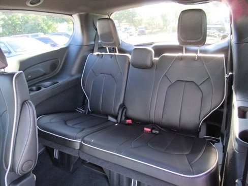 New 2026 Chrysler Pacifica Limited w/ S Appearance Package image 33