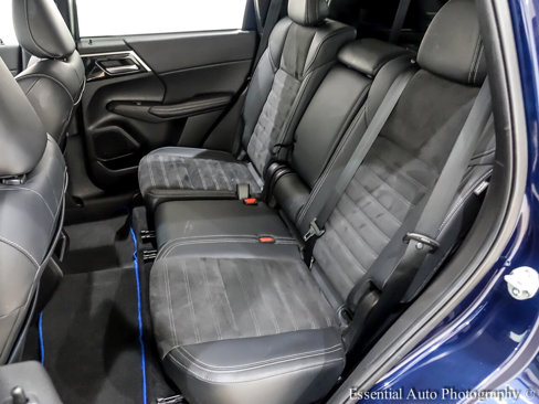 Used 2023 Mitsubishi Outlander SE image 15