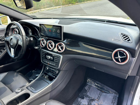 Used 2014 Mercedes-Benz CLA 250 image 14