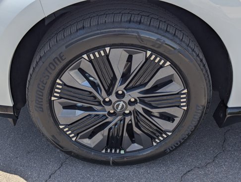 Certified 2025 Nissan Murano Platinum image 7