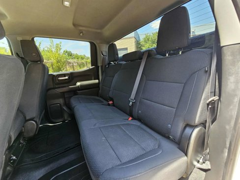 Used 2020 Chevrolet Silverado 1500 Custom w/ Custom Value Package image 12