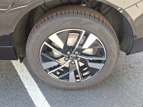 New 2026 Volvo XC60 B5 Core w/ Climate Package image 7