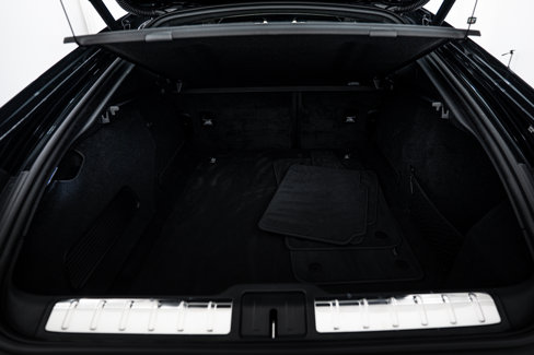 Certified 2025 Porsche Panamera Turbo image 24