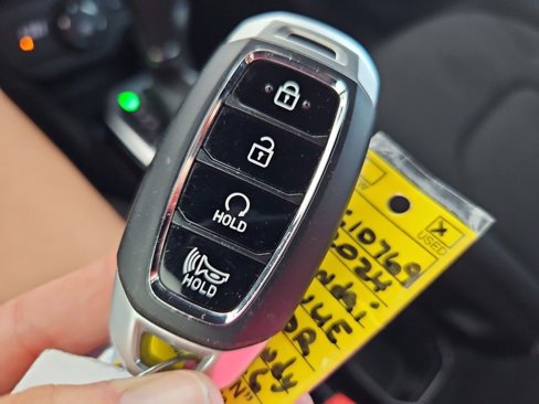 Used 2024 Hyundai Venue SEL image 36