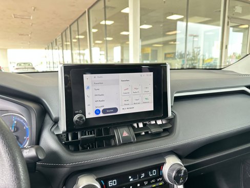 Used 2025 Toyota RAV4 LE image 21