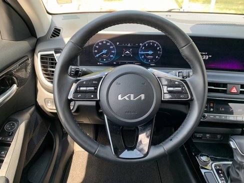 Used 2024 Kia Seltos S image 11