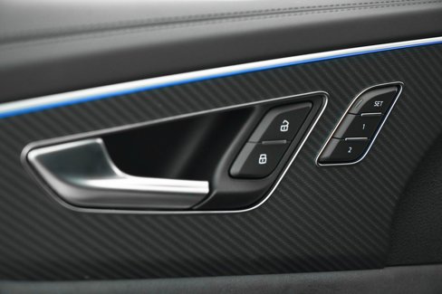 New 2025 Audi RS Q8 performance image 28