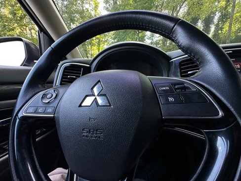 Used 2017 Mitsubishi Outlander SEL image 19