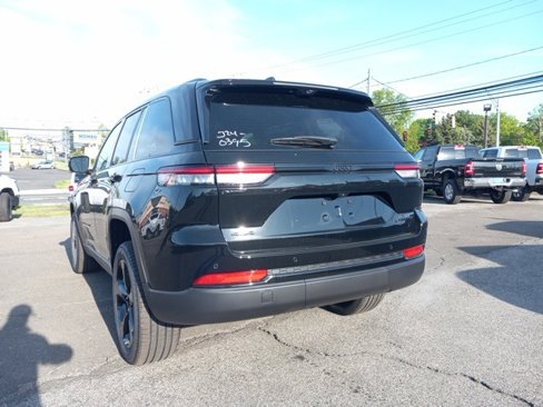 New 2025 Jeep Grand Cherokee Limited w/ Luxury Tech Group II image 5