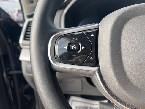 Certified 2025 Volvo XC90 B5 Core image 17