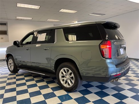 Used 2023 Chevrolet Suburban Premier image 9