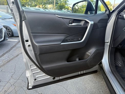 Used 2025 Toyota RAV4 XLE image 20