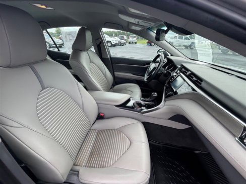 Used 2018 Toyota Camry image 21