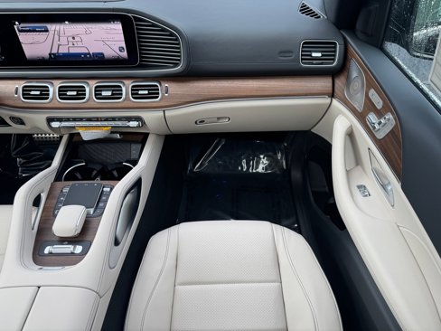 New 2026 Mercedes-Benz GLS 450 4MATIC image 17