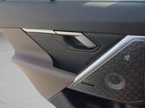 Used 2025 BMW i5 M60 w/ Premium Package image 30