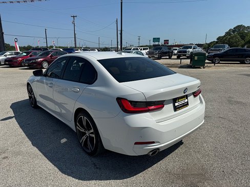 Used 2023 BMW 330i Sedan w/ Driving Assistance Package image 8