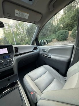 Used 2020 Toyota Sienna XLE image 22