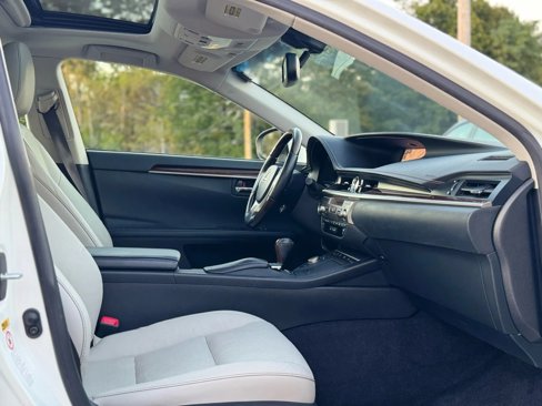 Used 2015 Lexus ES 350 image 29