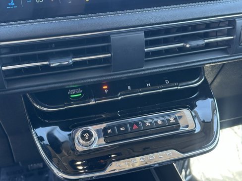 Used 2023 Lincoln Corsair AWD image 35