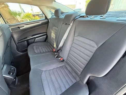Used 2019 Ford Fusion SE image 15
