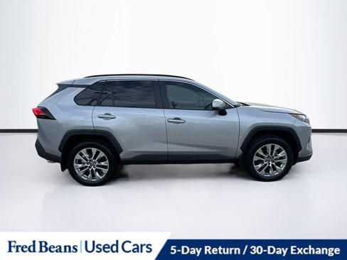 Used 2025 Toyota RAV4 XLE Premium image 8