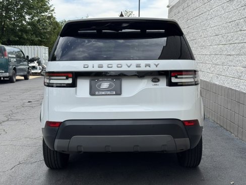 Used 2019 Land Rover Discovery SE image 15