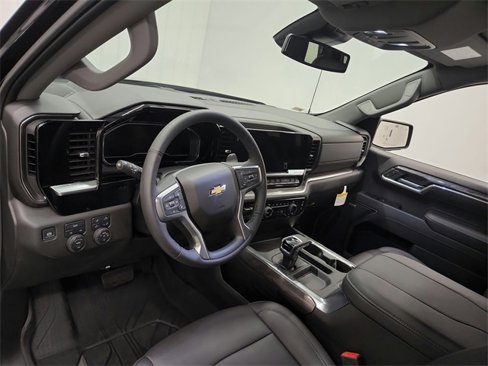 Used 2025 Chevrolet Silverado 1500 LTZ image 18