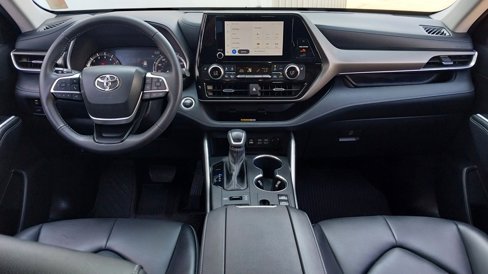 Used 2024 Toyota Highlander XLE image 13