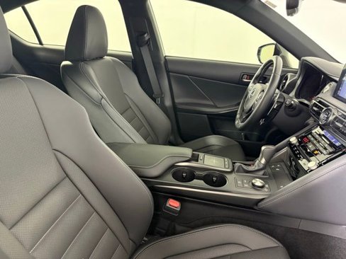 Used 2025 Lexus IS 500 image 39