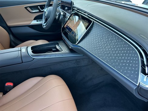 New 2026 Mercedes-Benz E 350 4MATIC Sedan image 16