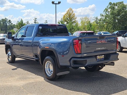 New 2026 GMC Sierra 3500 Denali w/ Denali Reserve Package image 7