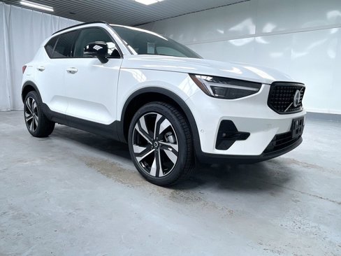 New 2026 Volvo XC40 B5 Ultra w/ Protection Package Premier image 1