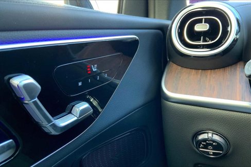 Used 2025 Mercedes-Benz GLC 300 4MATIC image 23