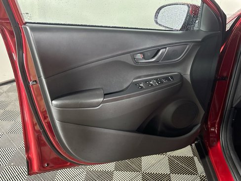 Used 2023 Hyundai Kona SE image 10