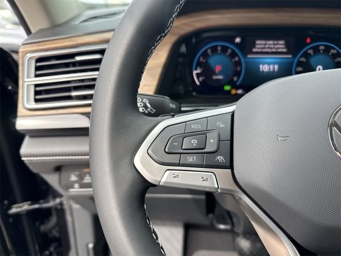 New 2025 Volkswagen Atlas SE image 17