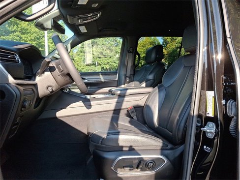 Used 2024 Jeep Wagoneer Series II image 13
