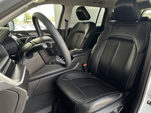 Used 2023 Jeep Grand Cherokee L Limited image 14