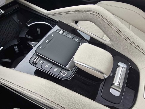 New 2026 Mercedes-Benz GLS 450 4MATIC image 32