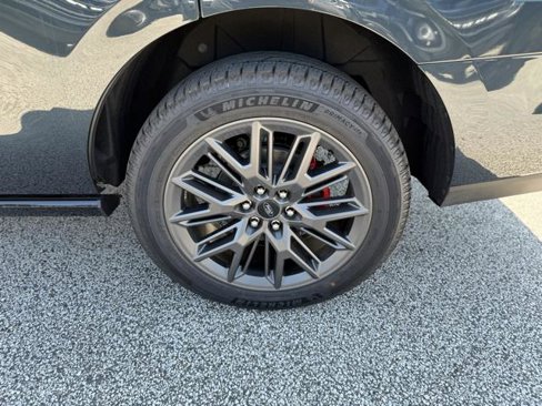 New 2025 Ford Expedition Platinum image 36