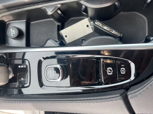 Certified 2025 Volvo XC90 B5 Core image 23
