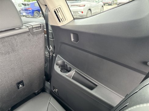 New 2025 Volkswagen Atlas SE image 31