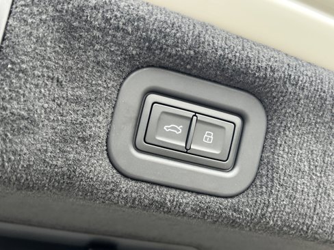 New 2025 Bentley Flying Spur Plug-In Hybrid image 22