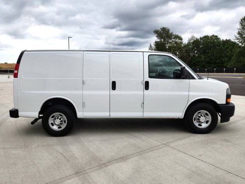 Used 2018 Chevrolet Express 2500 image 4